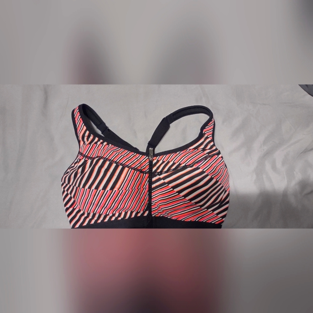 Victorias secret VSX SPORT bra SIZE 34D